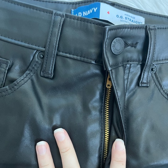 NWOT Old Navy High-Waisted OG Straight Faux-Leather Ankle Pants - Picture 7 of 11